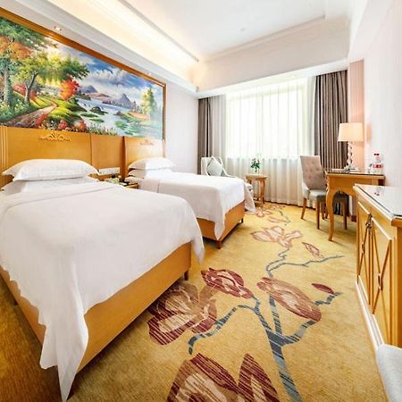 Vienna Hotel Banxuegang Road Shenzhen Buitenkant foto