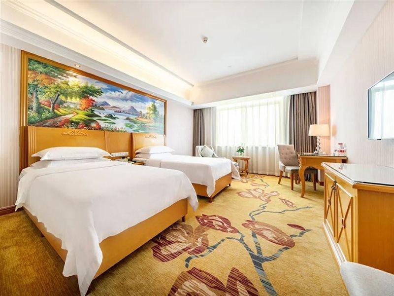 Vienna Hotel Banxuegang Road Shenzhen Buitenkant foto